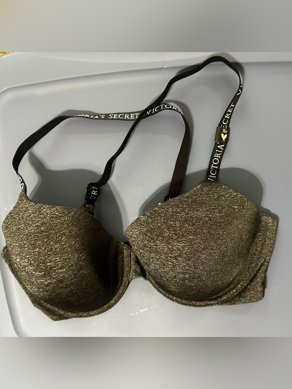 Victoria's Secret tshirt lightly lined full coverage Bra with Branded Straps 38D